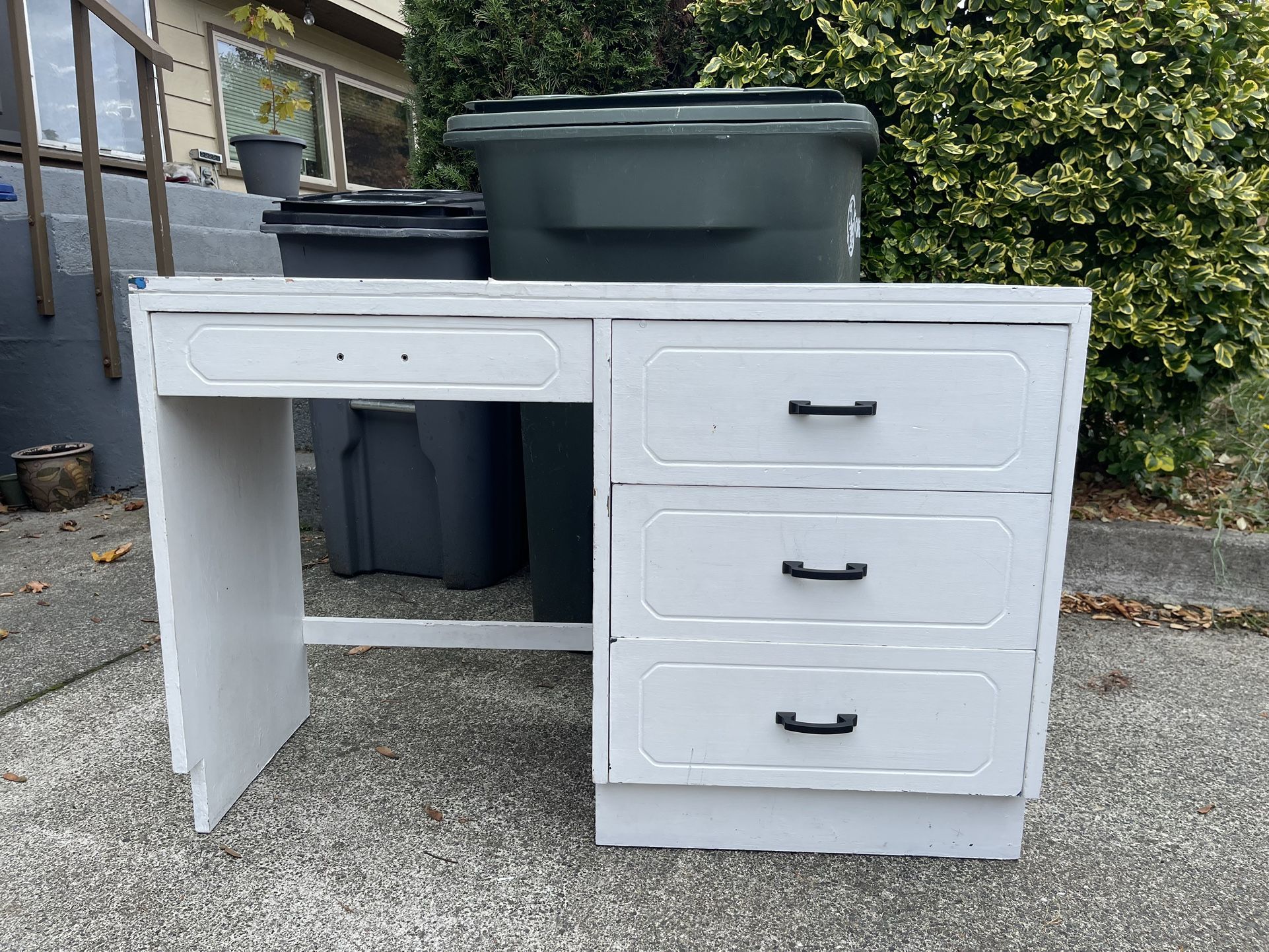 Free Desk