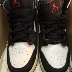 Jordan 1 Mid SE