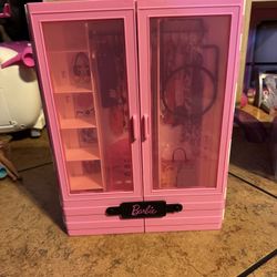 Barbie Closet 