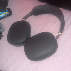 Apple Max Headphones 