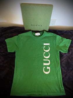 Gucci T-Shirt And Authentic Gucci Gift Box