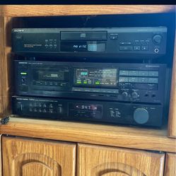 STEREO EQUIPMENT — SOLD AS SET ONLY!