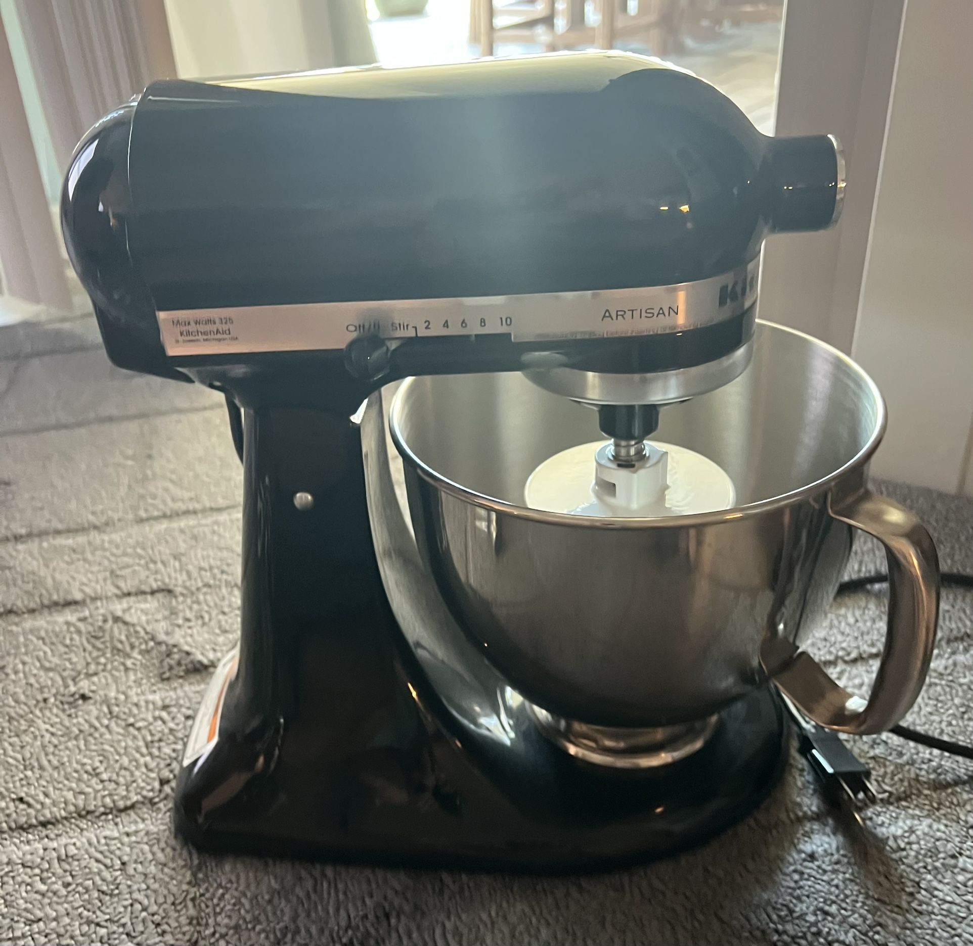 Excellent Condition - Kitchen Artisan Mixer - 5 qt