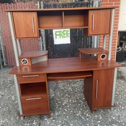 FREE Computer Desk With Hutch 