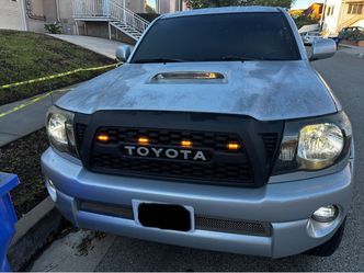 Toyota Tacoma 2nd Gen Silver Pickup Truck
