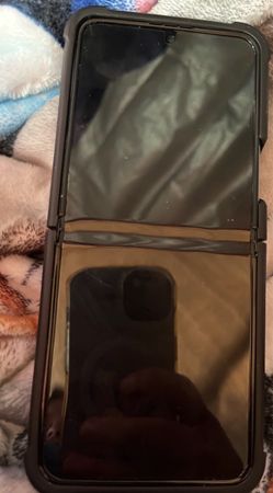 Unlocked Samsung galaxy flip 4