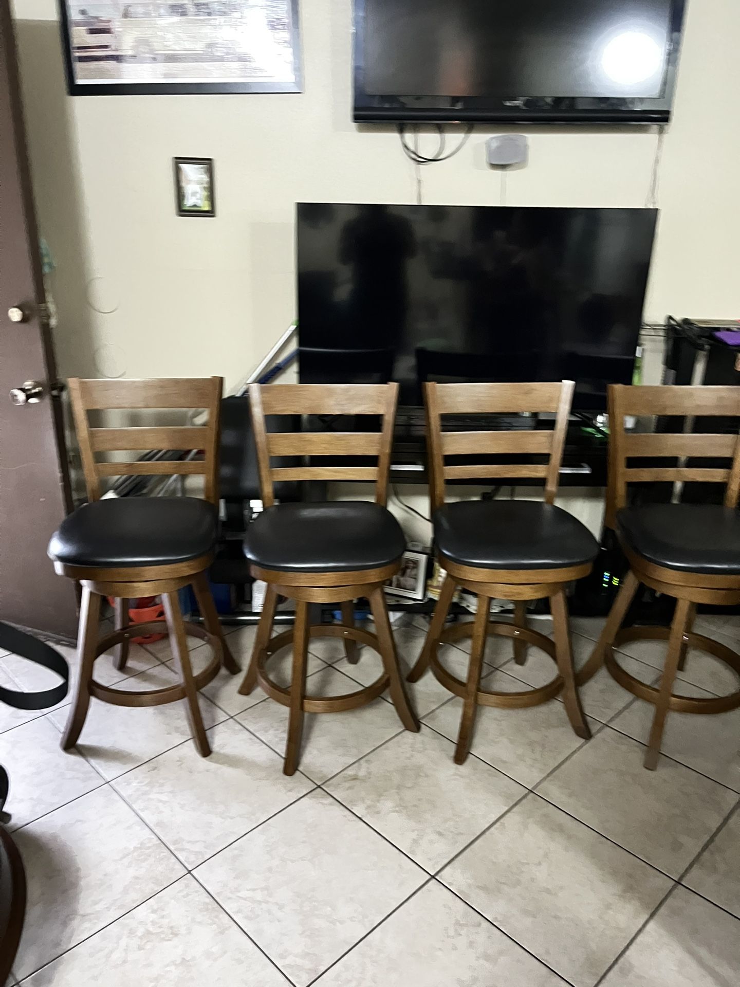 4 Bar Stools