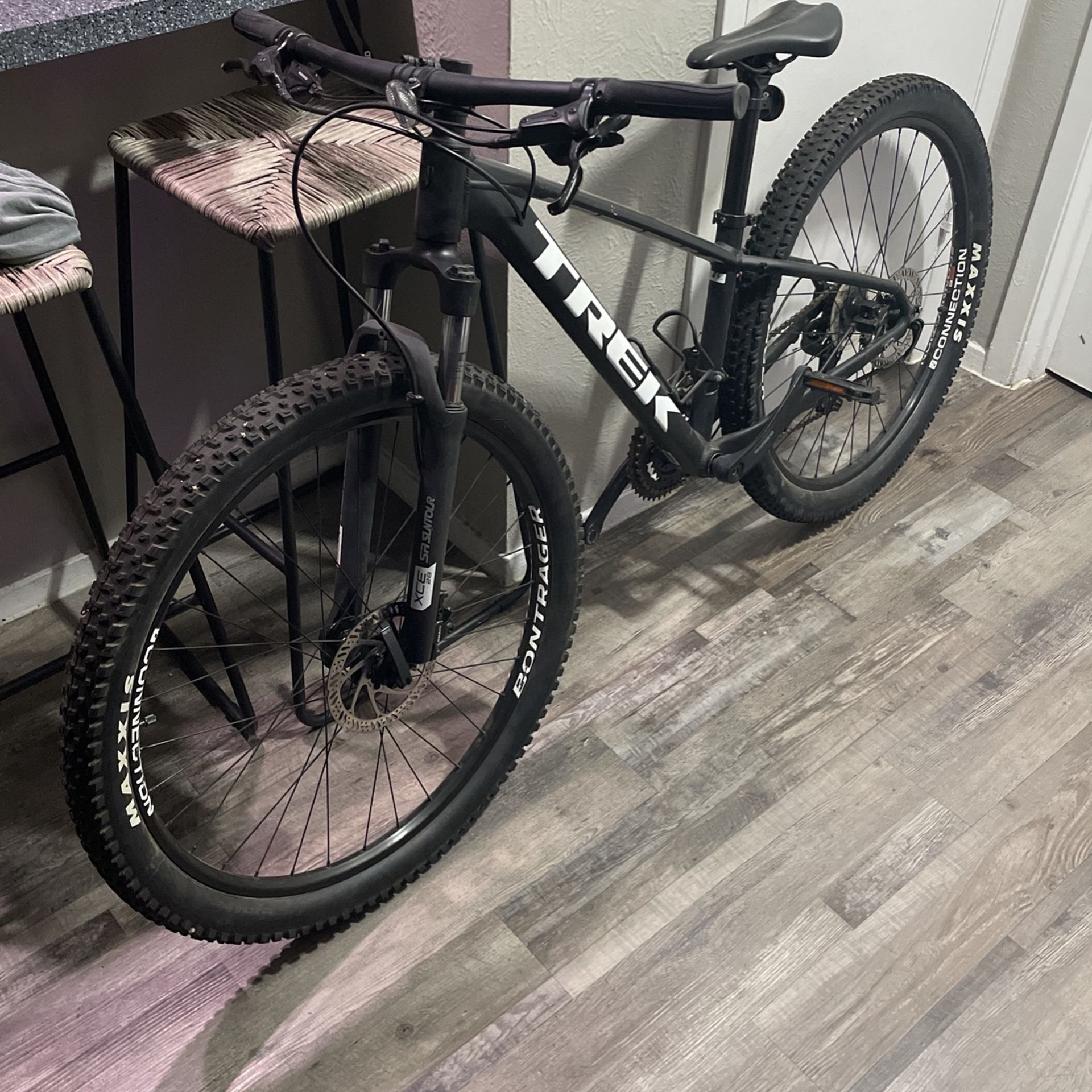 Trek marlin 5 sale tires