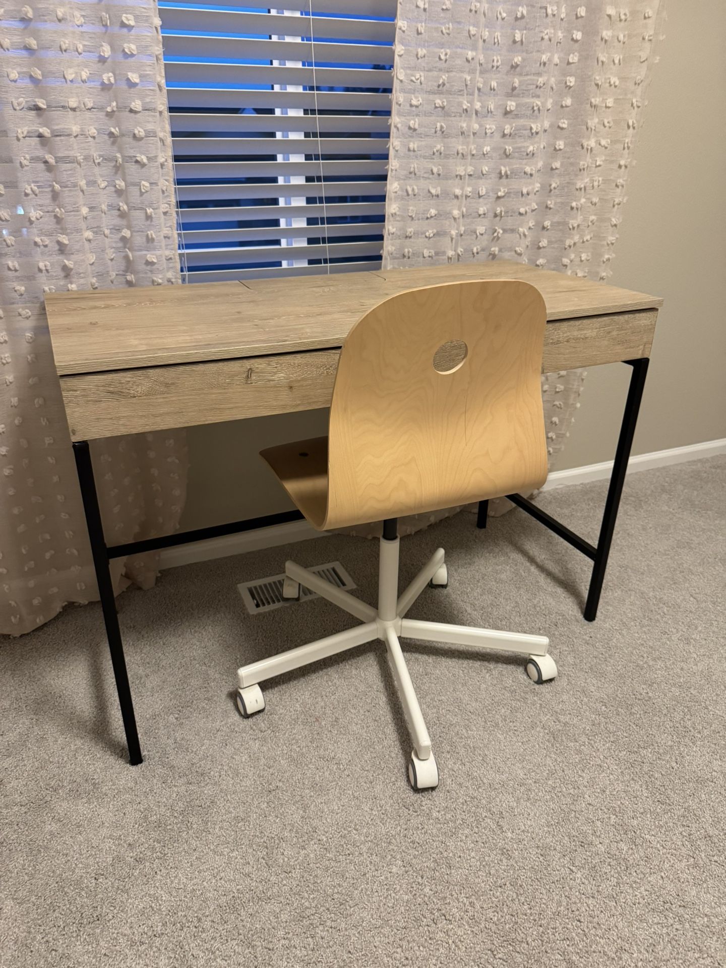 Office Desk With Chair