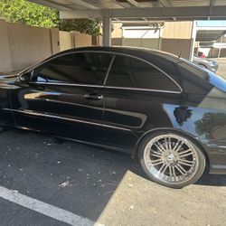 2004 Mercedes-Benz CLK-Class