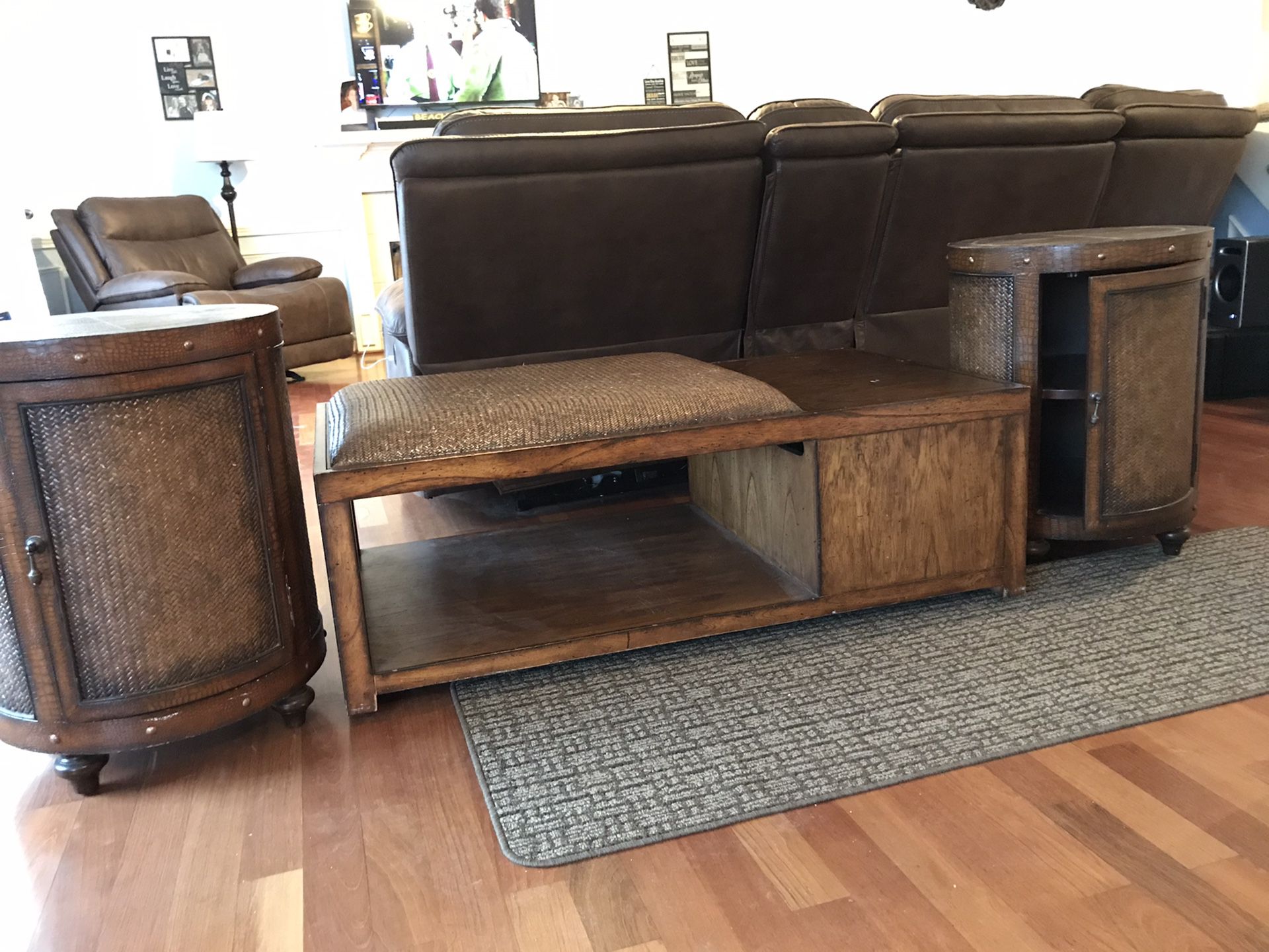 Coffee table & 2 end tables (3 piece set)
