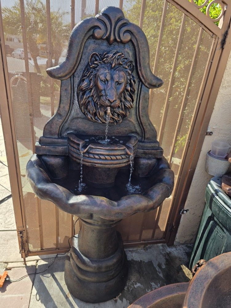 Wall Lion Fountain For Sale 