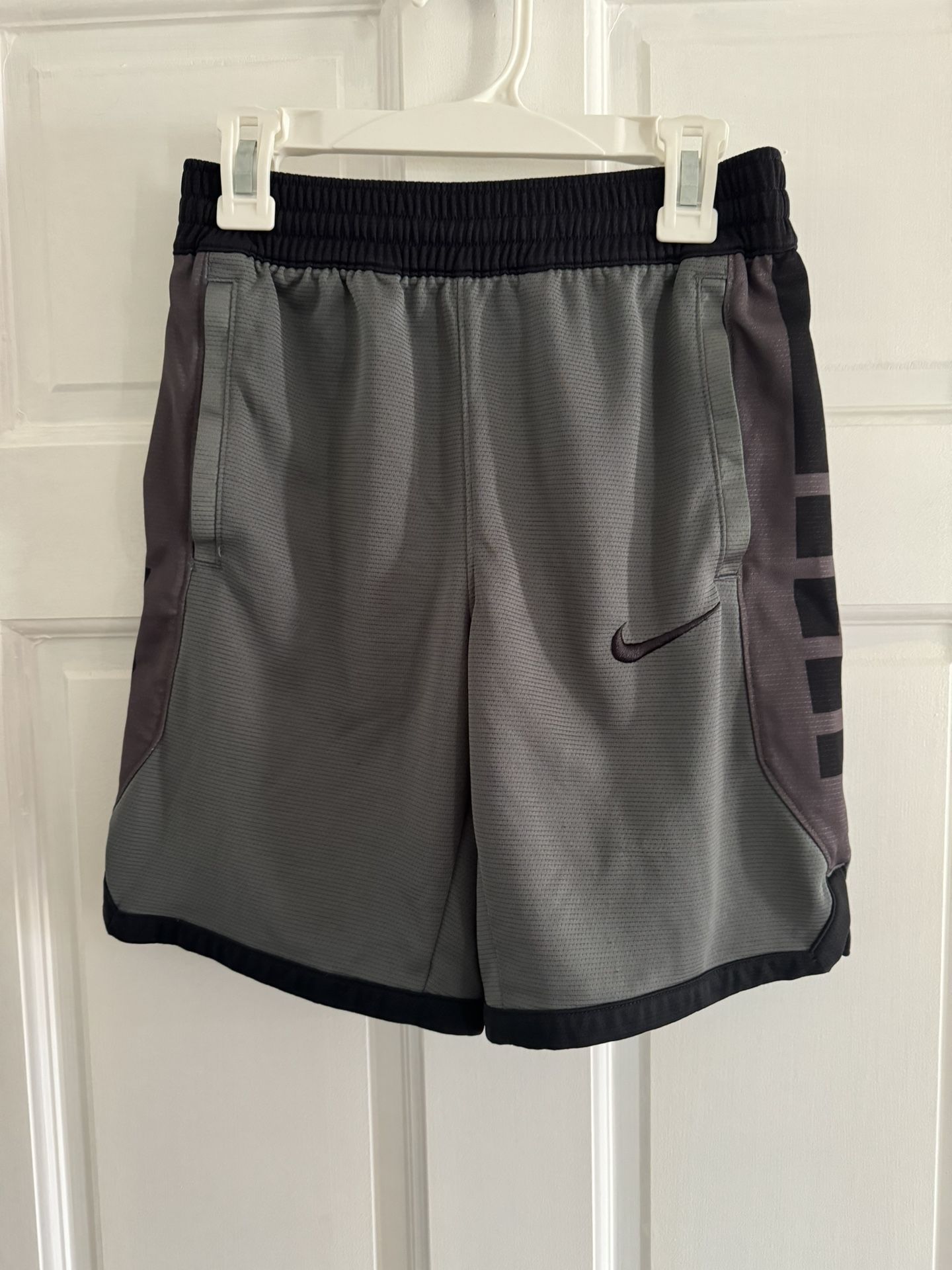 Nike DriFit Elite shorts - youth Medium