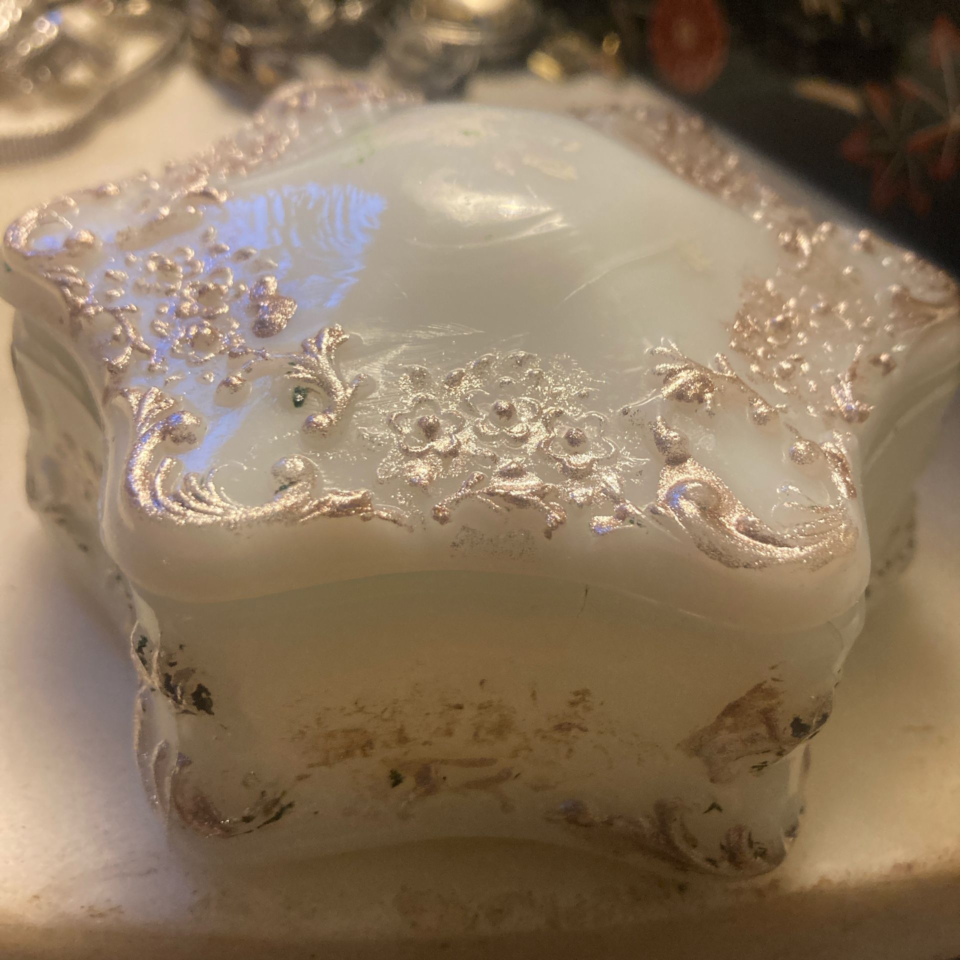 Vict Milkglass Trinket Box