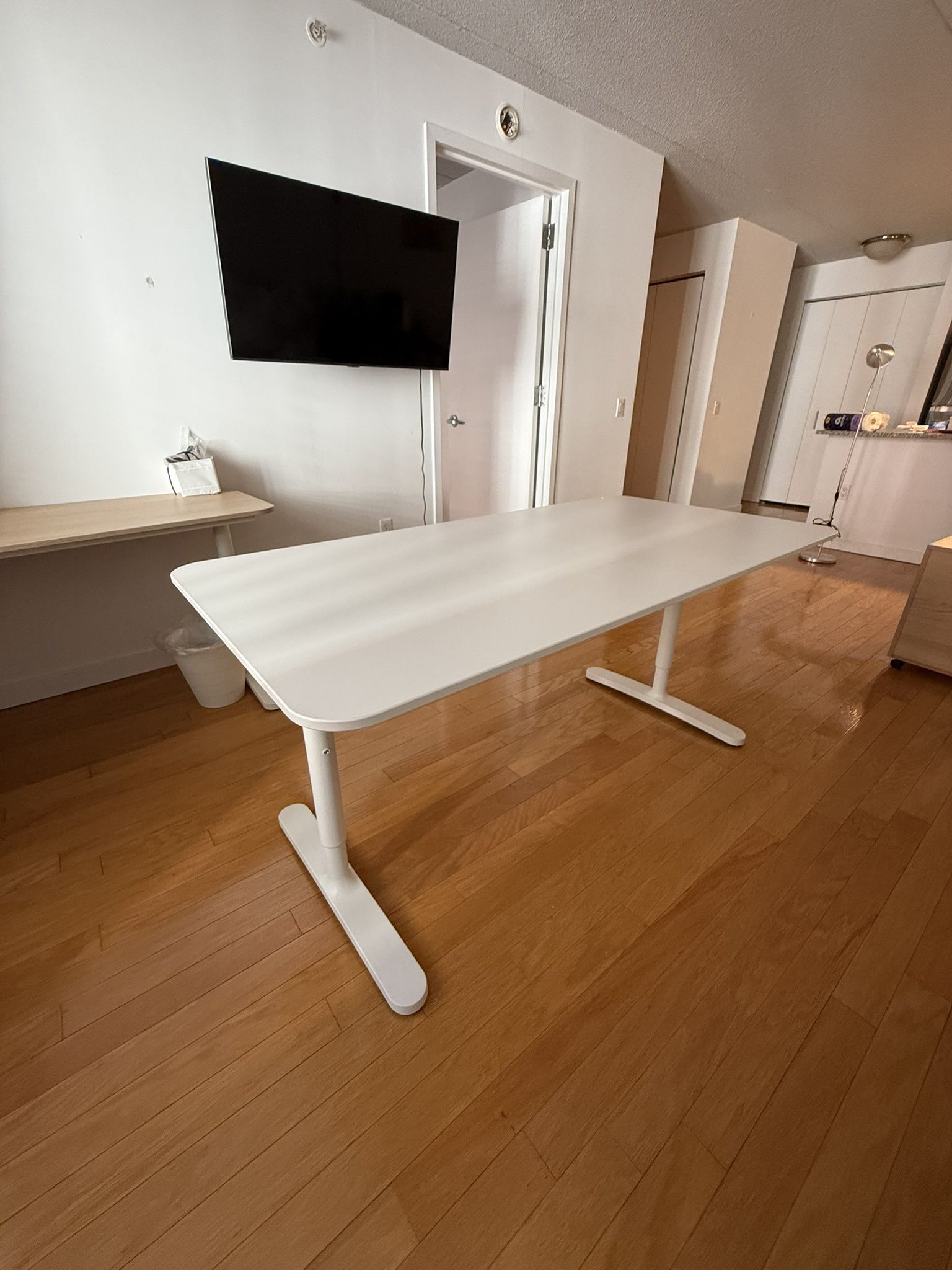 Office desk 