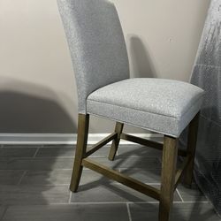 Table With 6 Chairs 