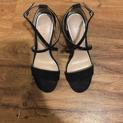 Size 7 Rhinestone Black Heels