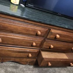 Bed frame / Dresser Set