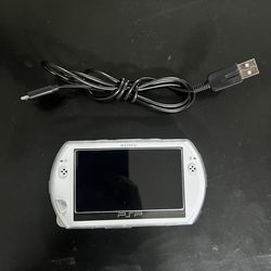M0dded White PSP GO