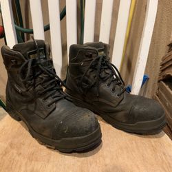 Work boots with steel toes. Size: 11M