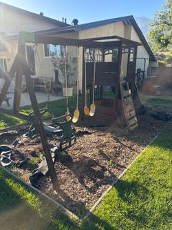 Playground set