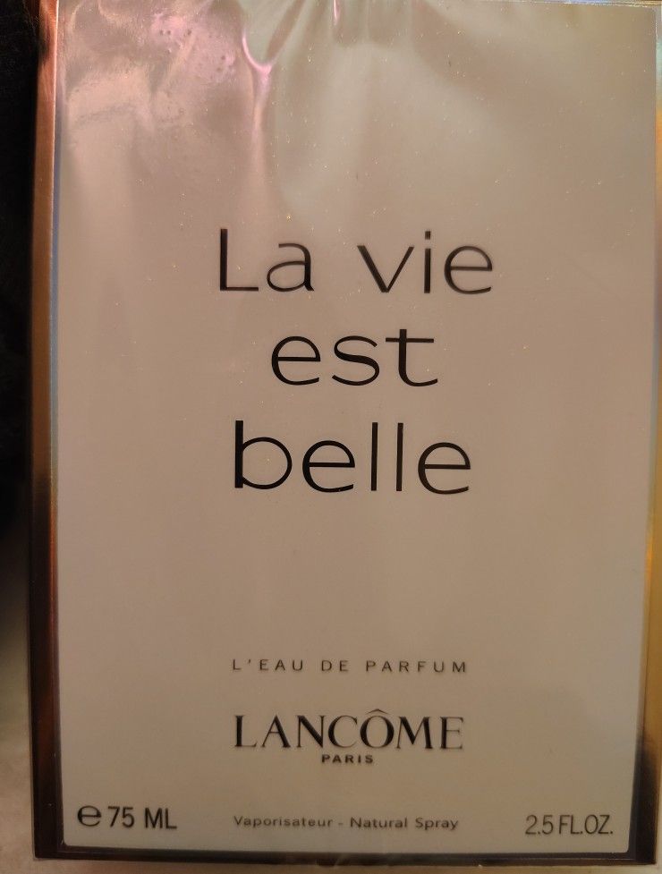 La Vida Es Bella Perfume