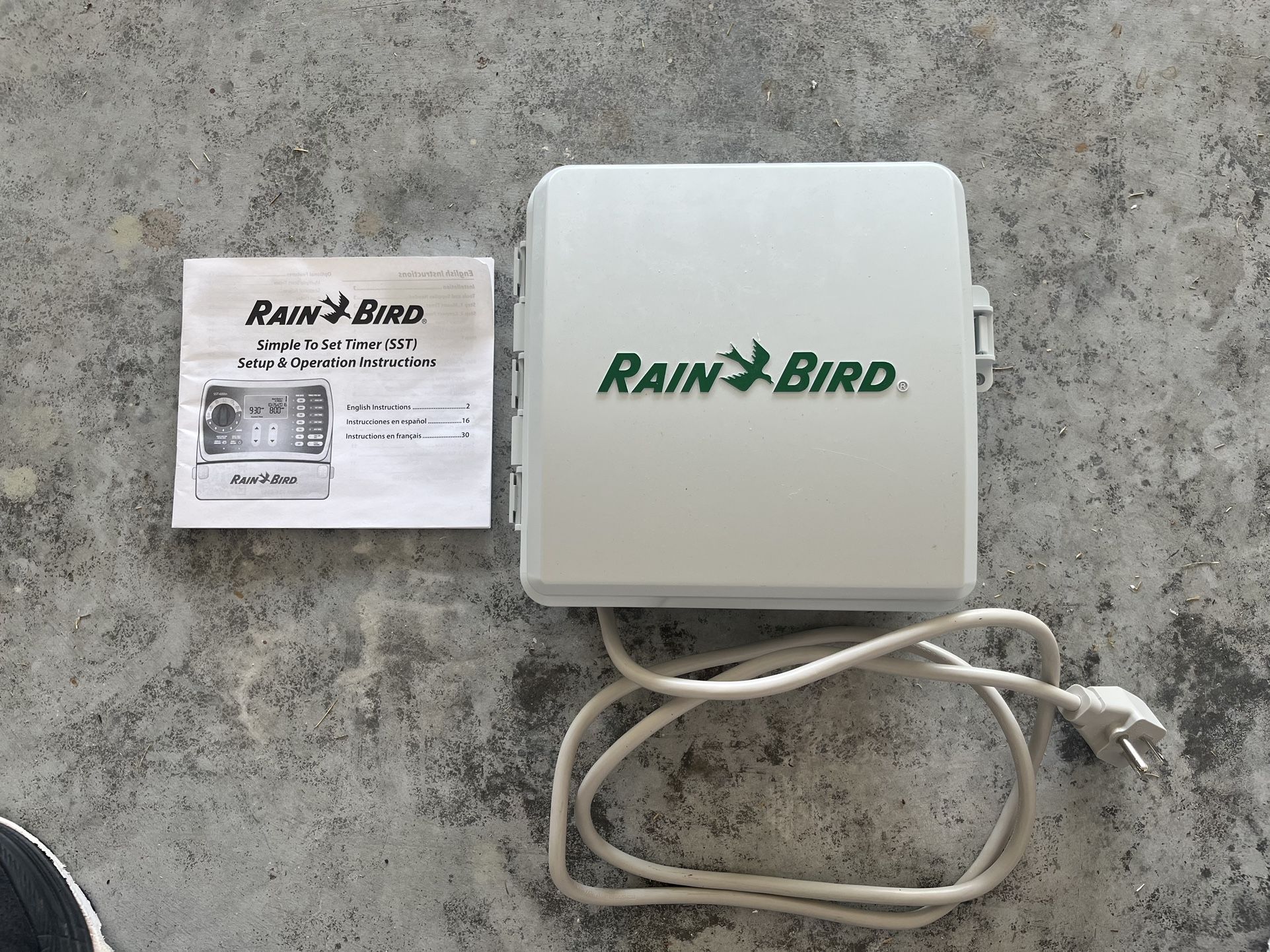 Rain Bird Simple-to-Set Indoor/Outdoor Sprinkler/Irrigation Timer/Controller, 12-Zone/Station