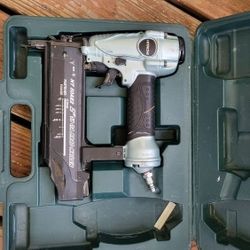 Hitachi Brad Nailer /trim Gun 