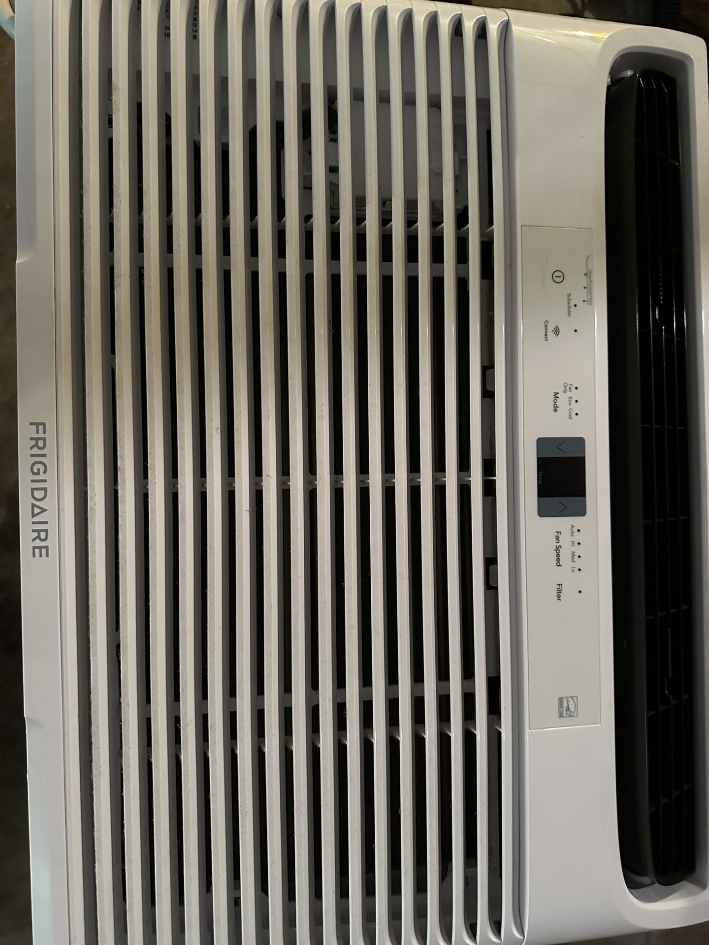 Frigidaire 12,000 BTU air conditioner with Remote