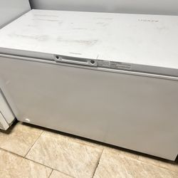 COMMERCIAL CHEST FREEZER