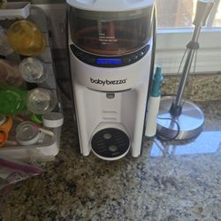 Baby Brezza Milk Maker