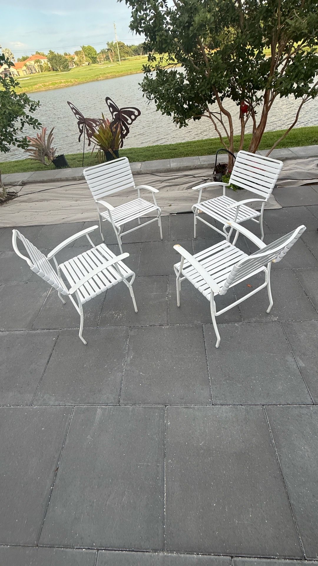 Outdoor strap chairs