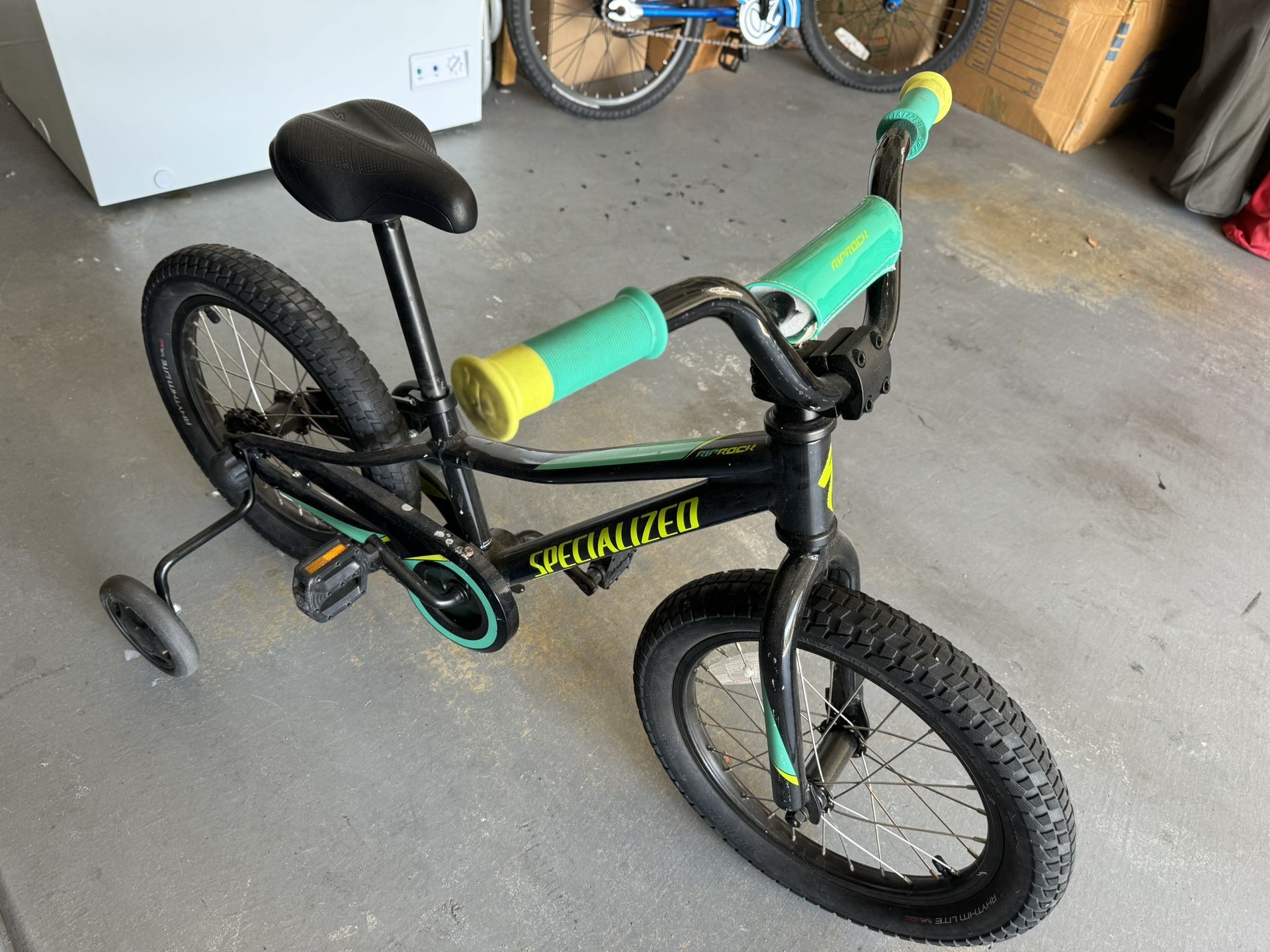 Kids Specialized Riprock bike