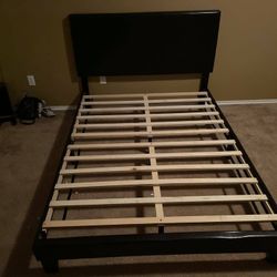 "Black Platform Bed Twin/Full/Queen/King NEW IN THE BOX FAUX BLACK LEATHER NO BOX SPRING NEEDED!
"
