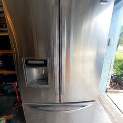 Kenmore Elite Refrigerator/Freezer Fully Functional