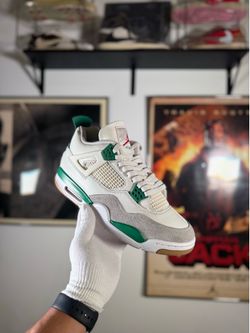 Jordan 4 SB Pine Green | Men’s Size 10 | Authentic | Clean Pair