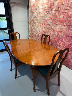 Pennsylvania House Dining Table w/ 4 Chairs - Free Delivery