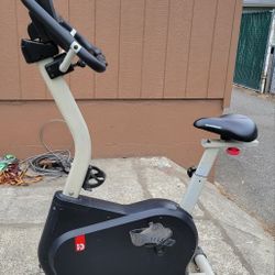 DIAMONDBACK EXERCISE BIKE 