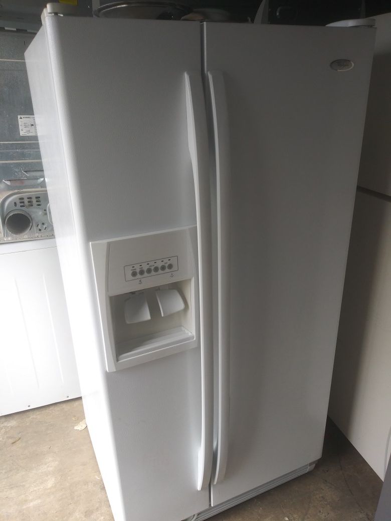 33 inch wide refrigerator