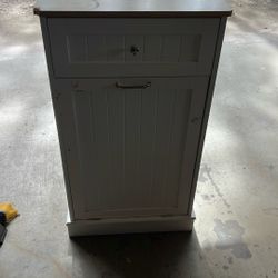 Nice little trash can   30 or obo 