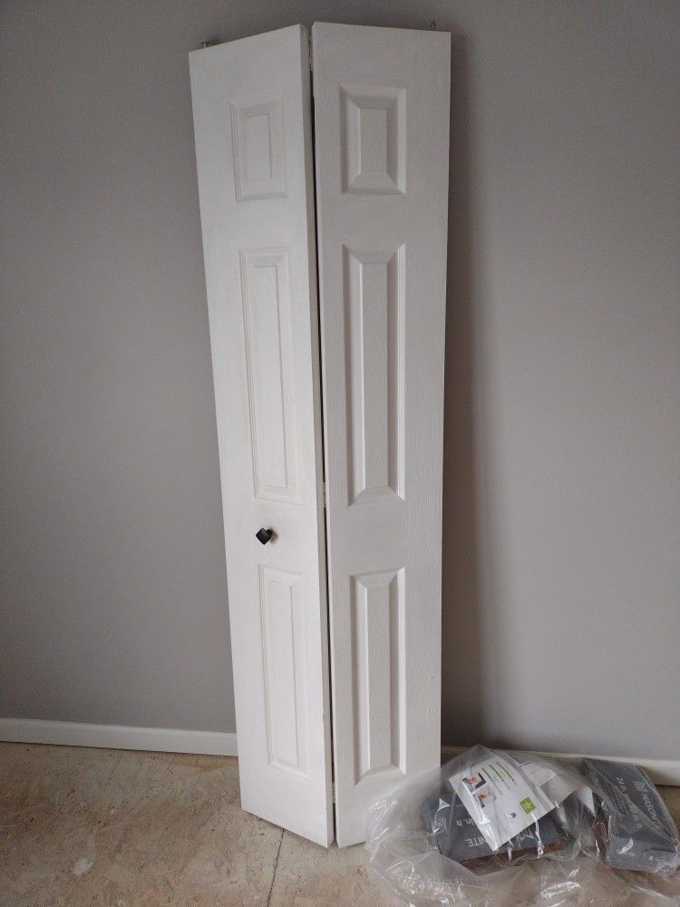 Bi-Fold Closet Door