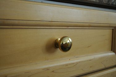 66 kitchen & bathroom cabinet and drawer knobs