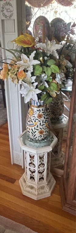 Stand, Vase, Flowers