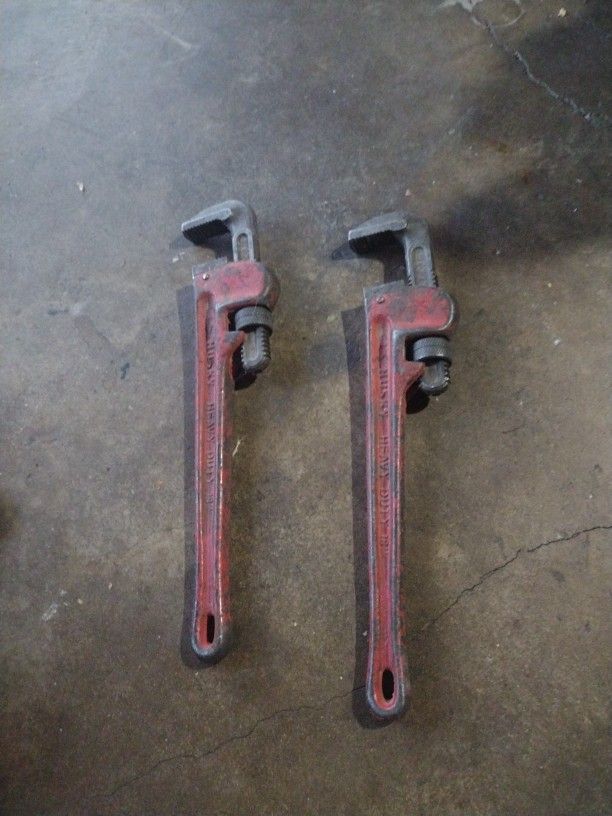 2-18 Inch Husky Pipe Wrenches