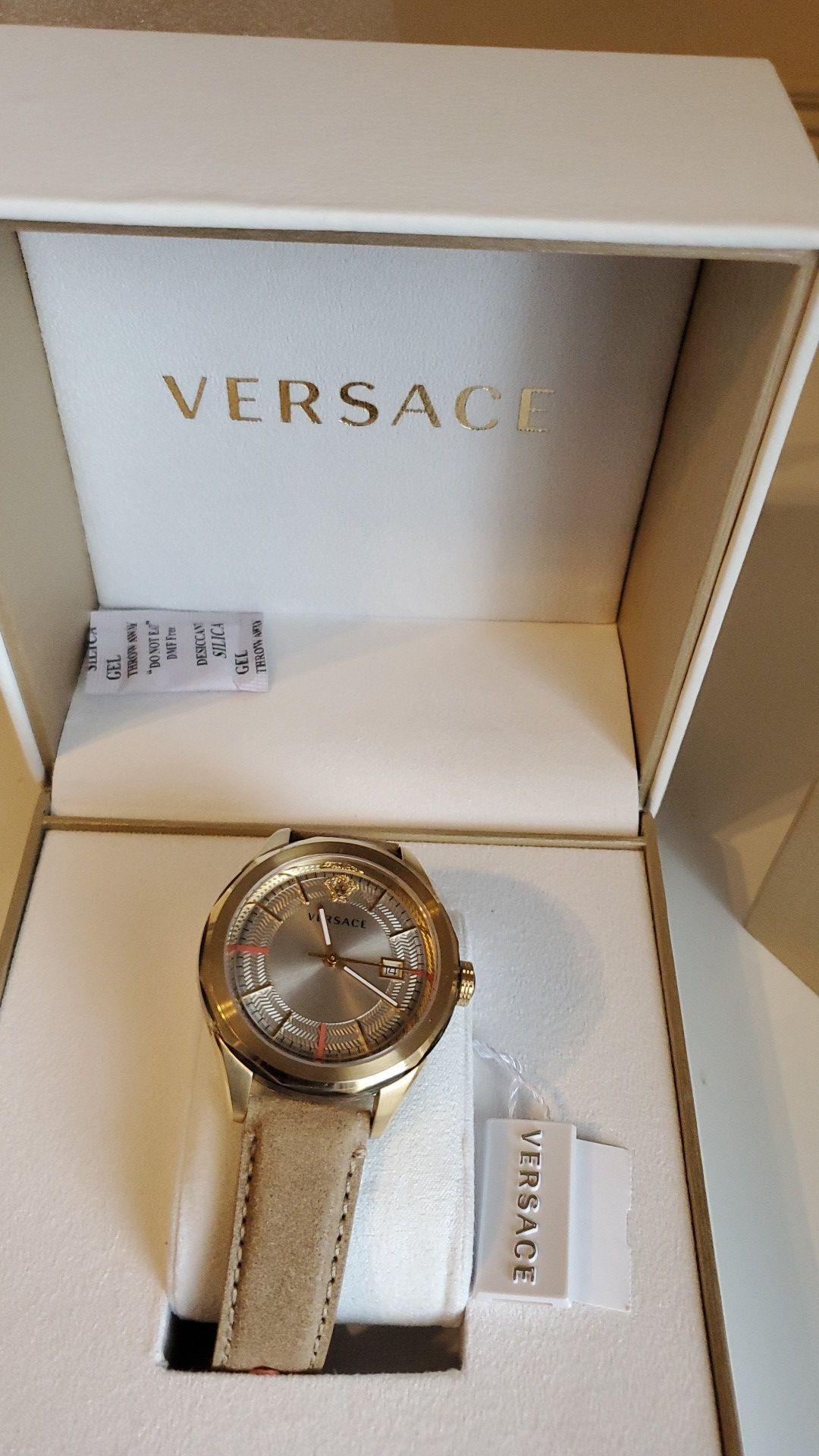 Versace wrist leather watch.(authentic swiss made)NO LOW BALLERS