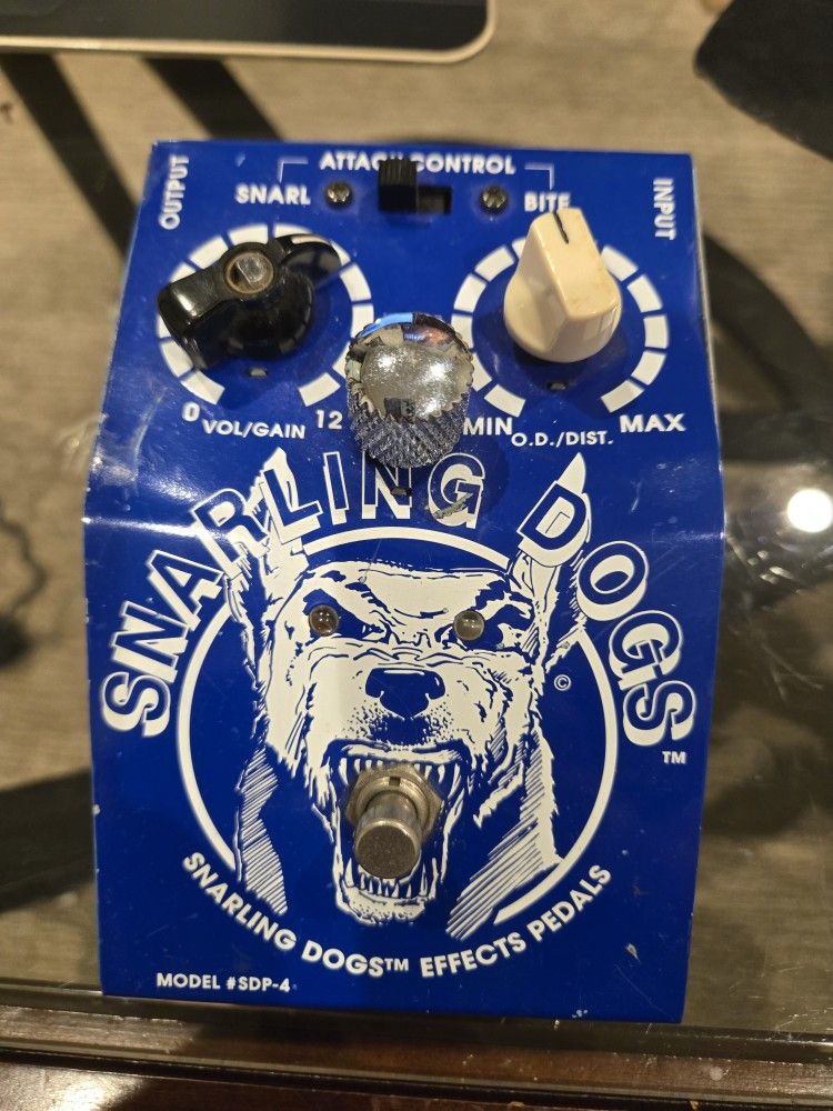 Snarling Dogs, Effects Pedal