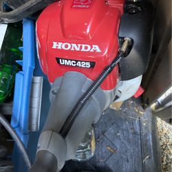 Honda Versace Trimmer And Motor