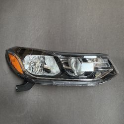 RH Headlight Assembly 2017-2022 Chevy Trax LS LT Halogen Passenger Side