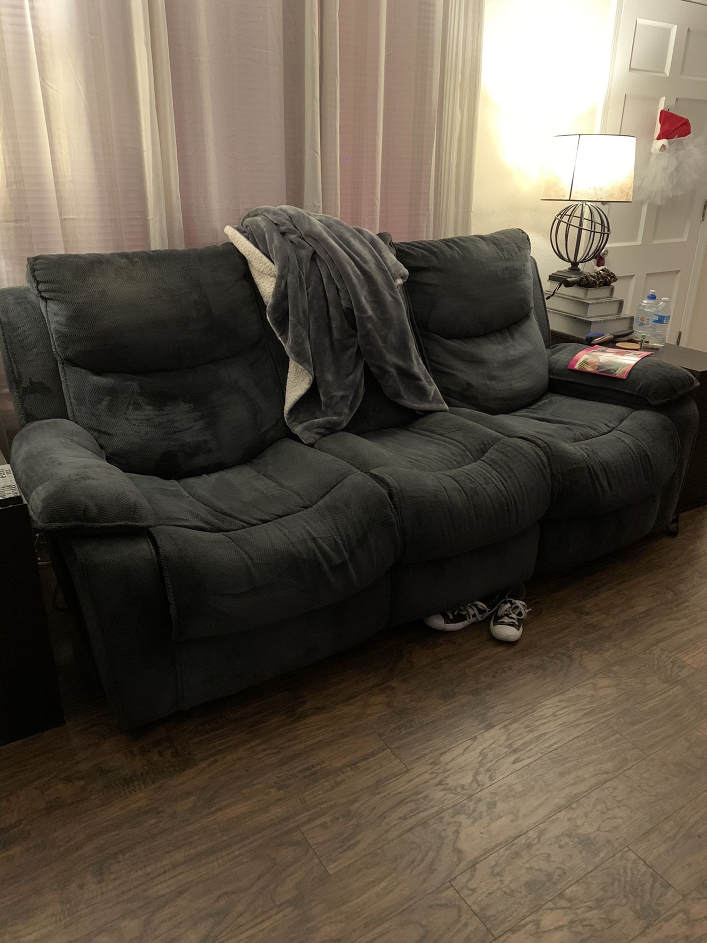 Free Electric reclining couch