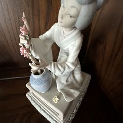 Lladro 10” Tall